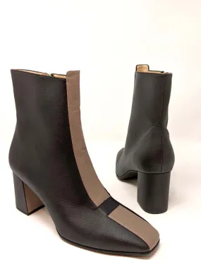 10.5 Jayne Black and Taupe Apple Leather boot - Black/Taupe