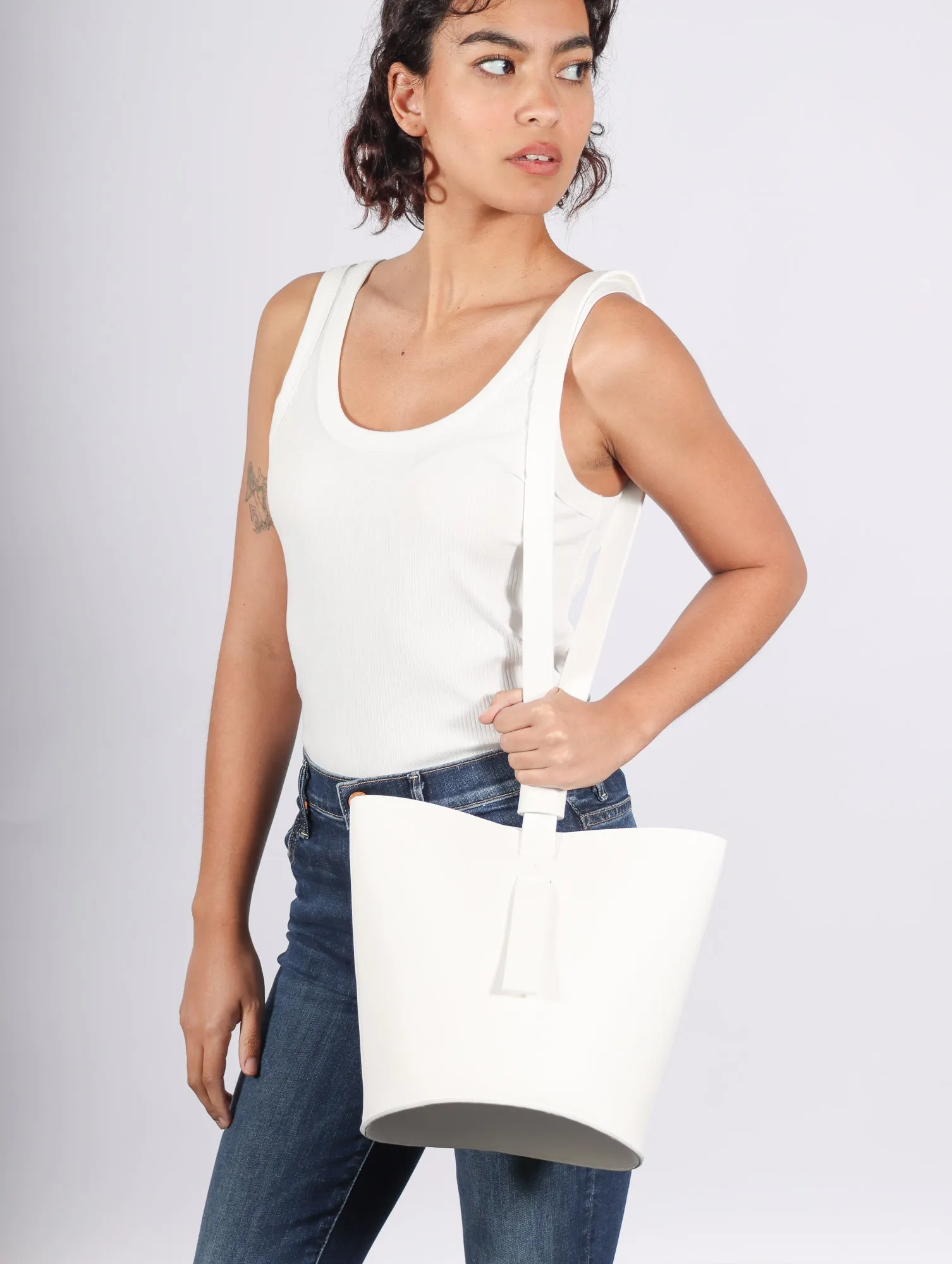 Arrhe Studio Cilindro Shoulder Bag in White by Arrhe Studio