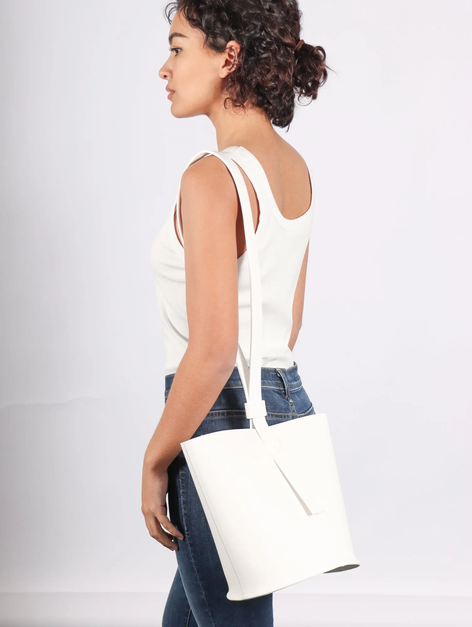 Arrhe Studio Cilindro Shoulder Bag in White by Arrhe Studio