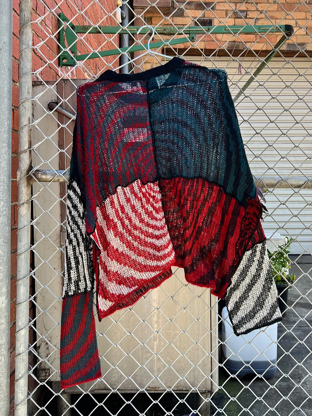 DESCEND KNITTED JUMPER