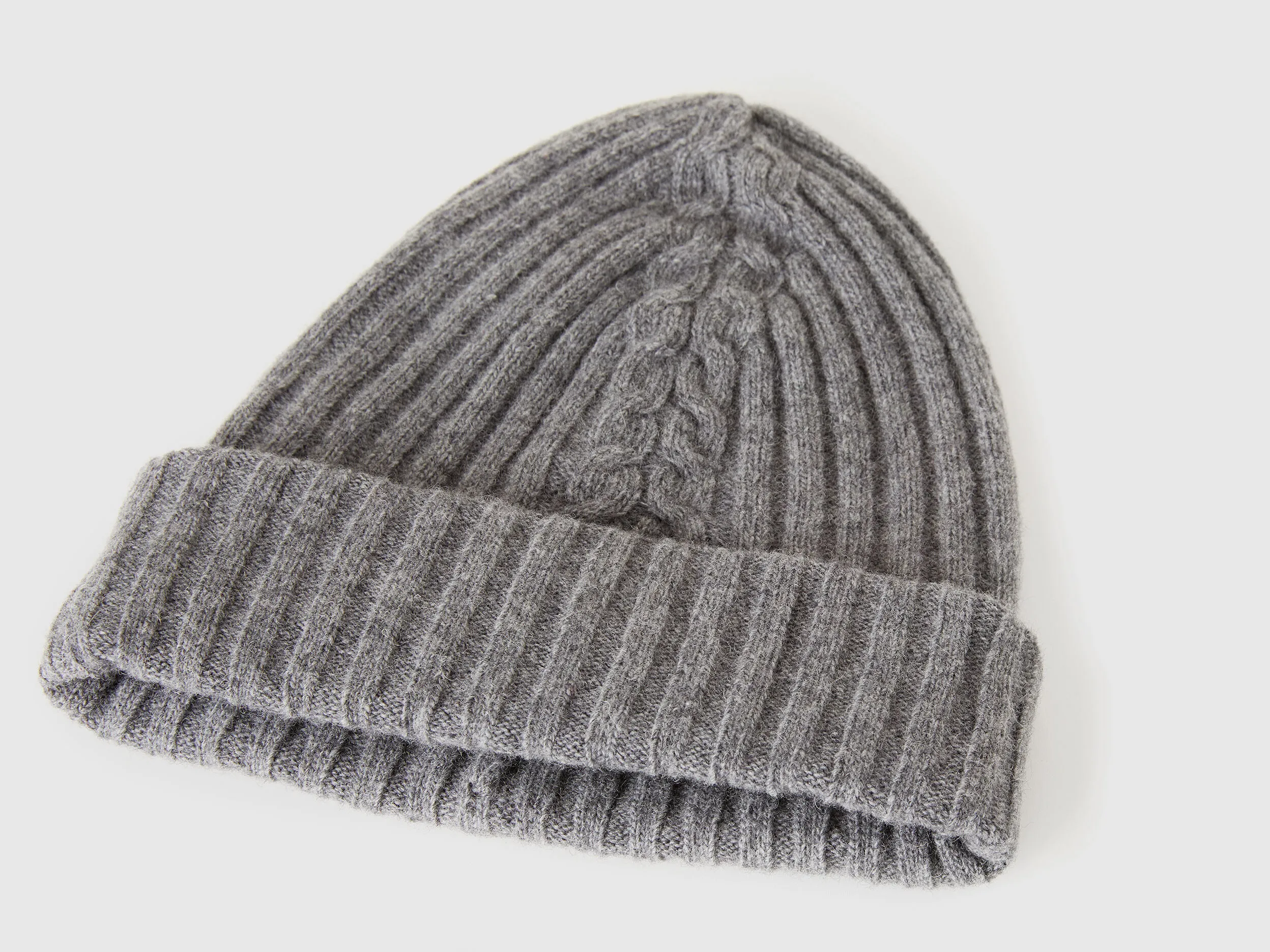 Hat with cable knit - Dark Gray | Benetton