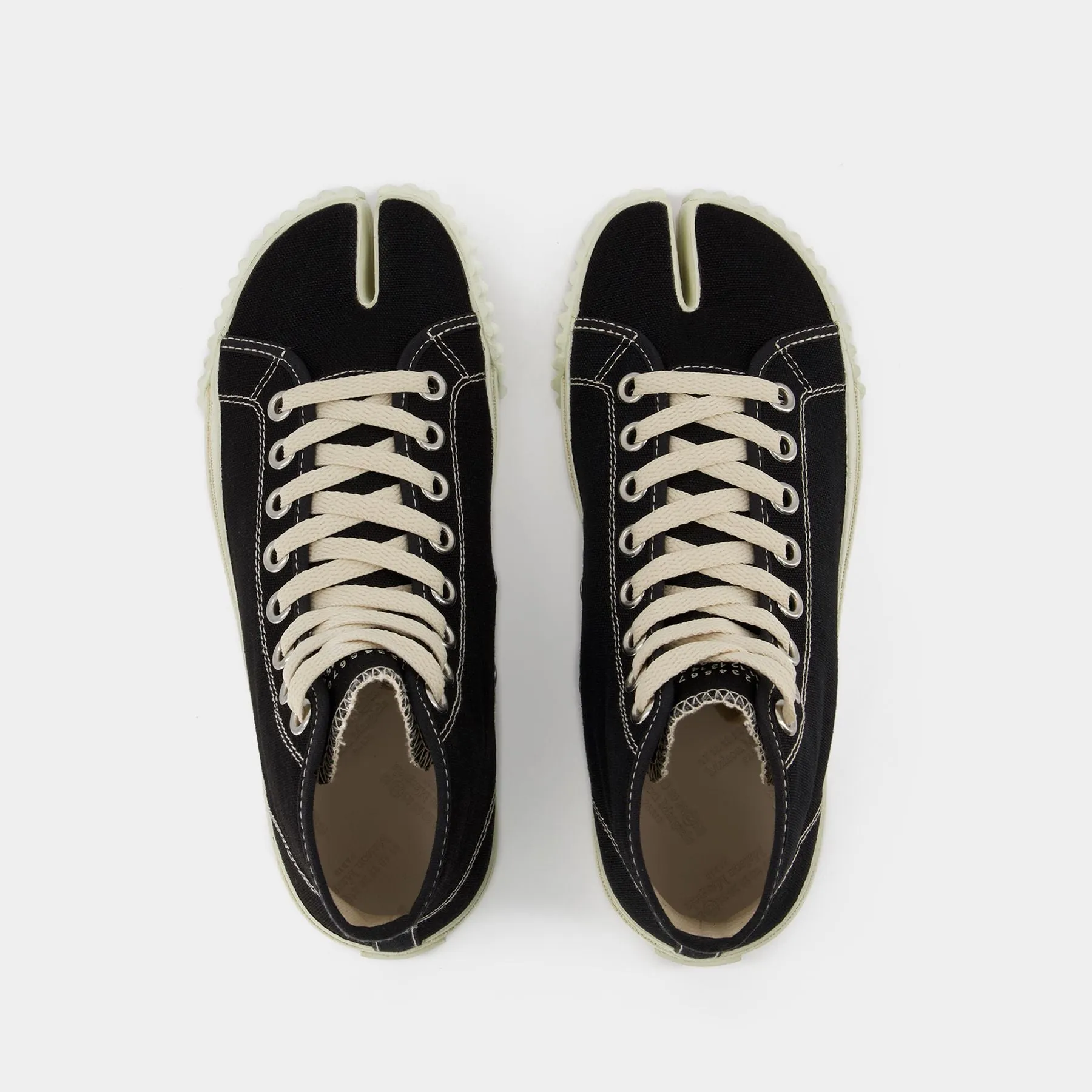 Maison Margiela  Sneakers Tabi High T  in Black and White Leather