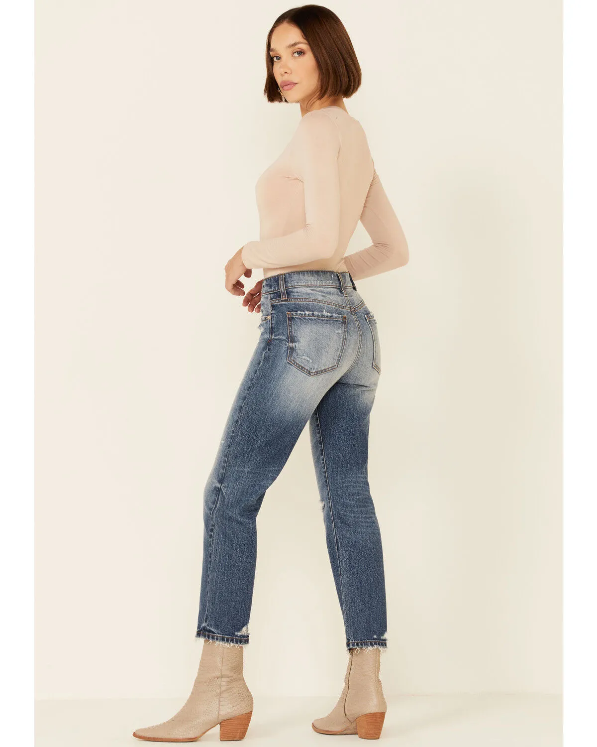 Product Name:  Daze Women's Medium Wash Slim Straight Leg Ankle Jeans