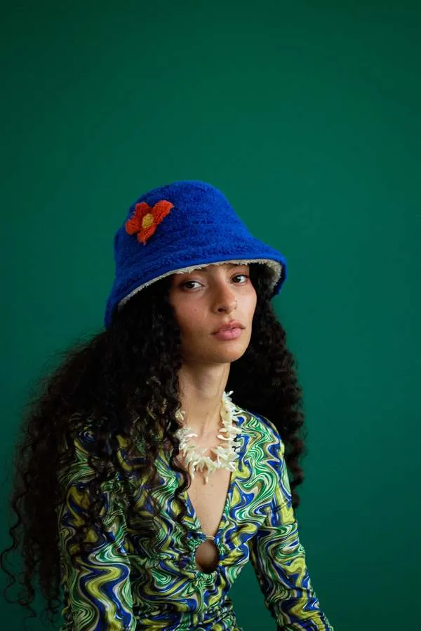 sherpa bucket hat in sapphire