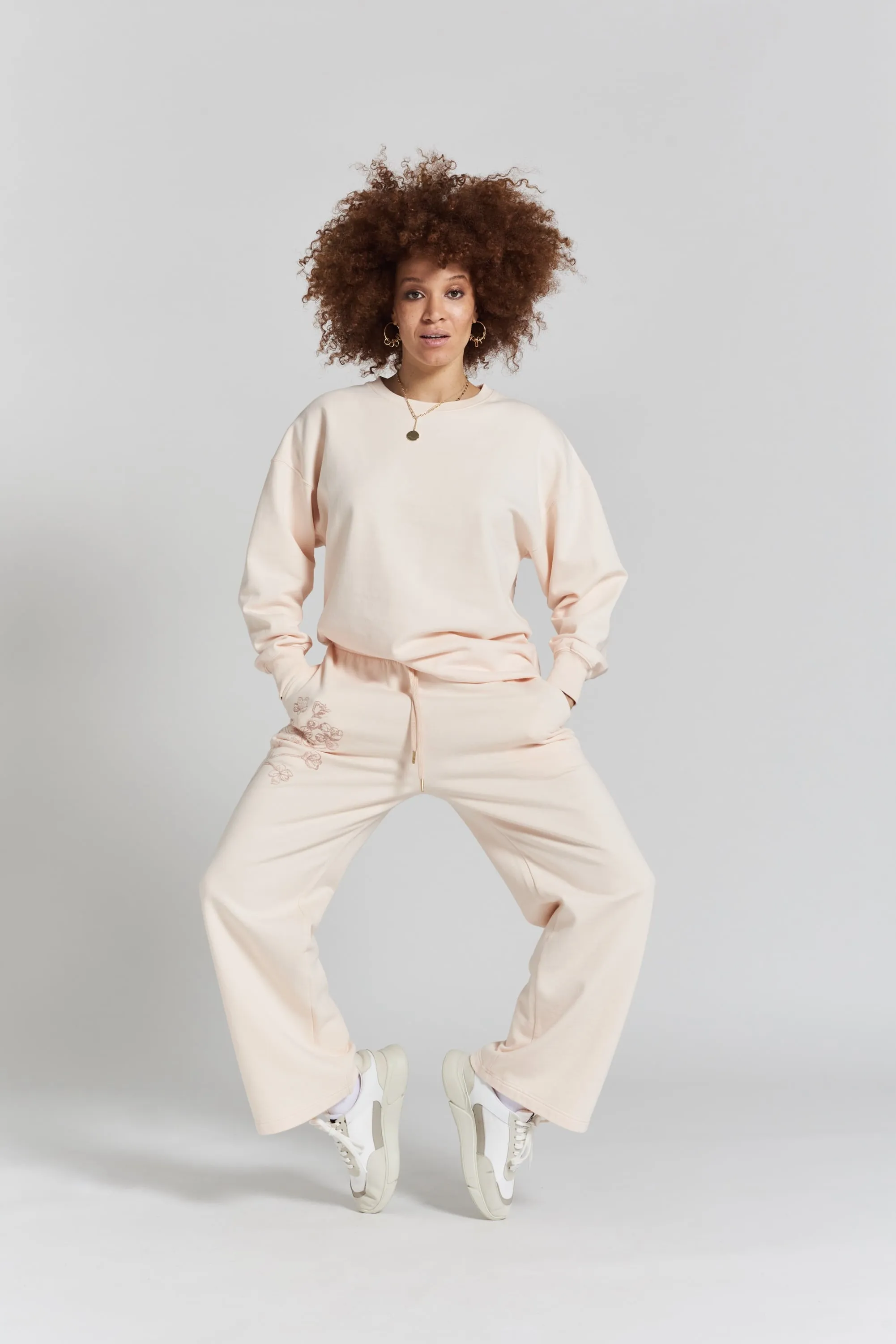 Sitka blossom-embroidered cotton joggers - Shoreline Peach